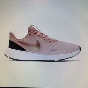 Nike Revolution 5 women’s running shoes Sz: 7.5